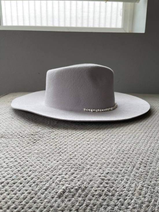 Wyeth Anthropologie Lilac Purple Pearl Trim 100% Wool Boater Hat light gray main image 5